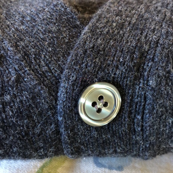 Vintage LORD & TAYLOR  Size Medium 100% Pure New Wool Deep-V Button Cardigan NEW - Picture 14 of 15